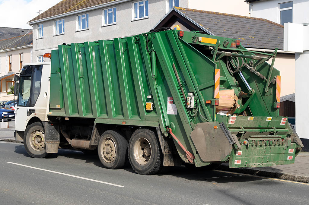 camion per raccolta rifiuti